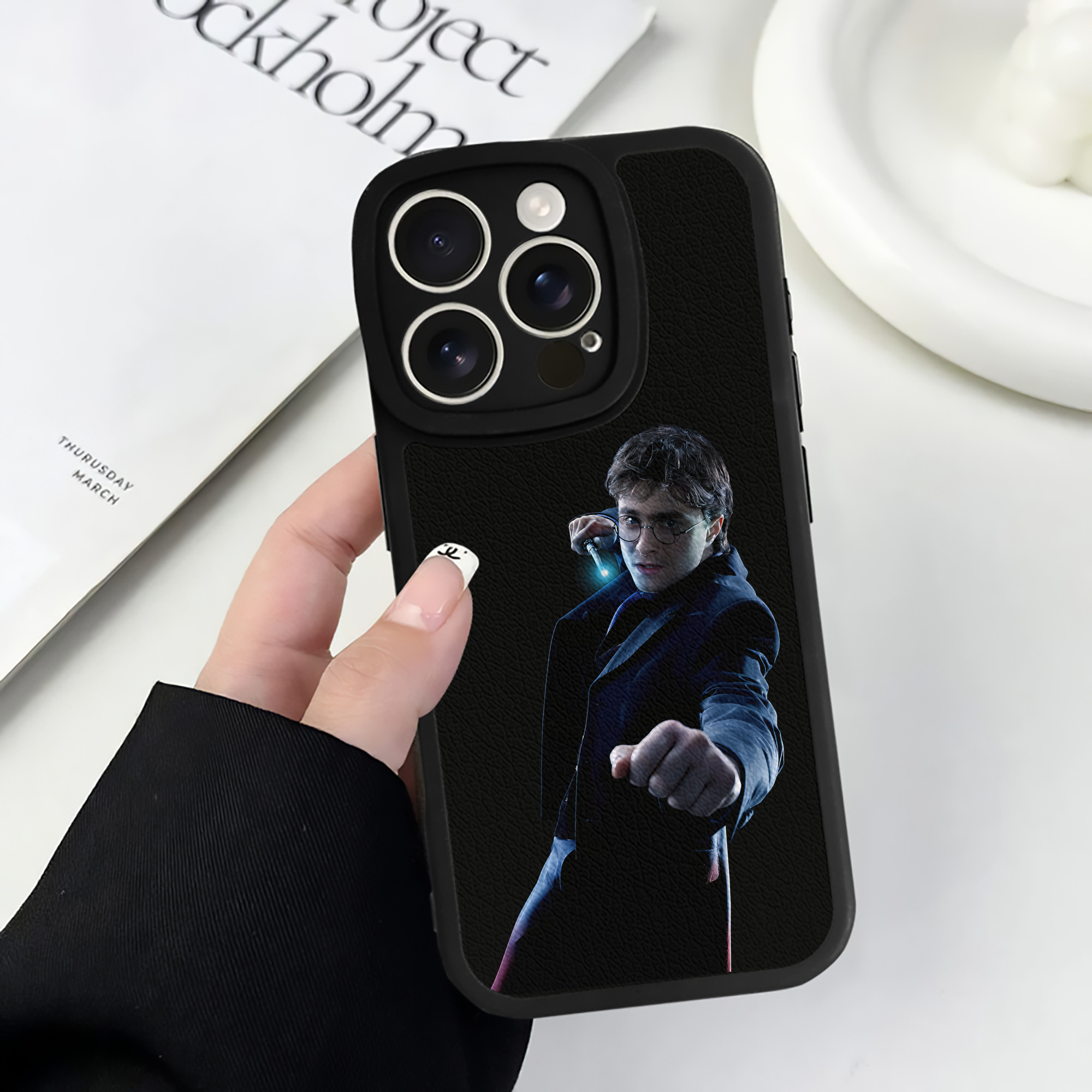 （画像用） Harry Potter ハリー・ポッターシリーズ 【iPhone 16シリーズ対応】シリコンスマホケース（レザー調） 材質：シリコン